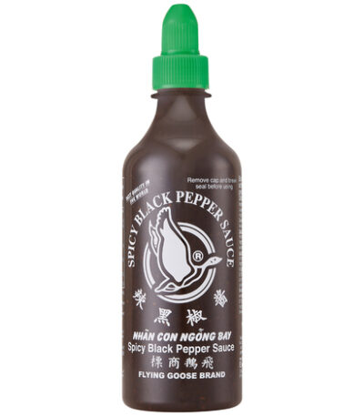 Flying Goose Pikante saus met zwarte peper 455 ml